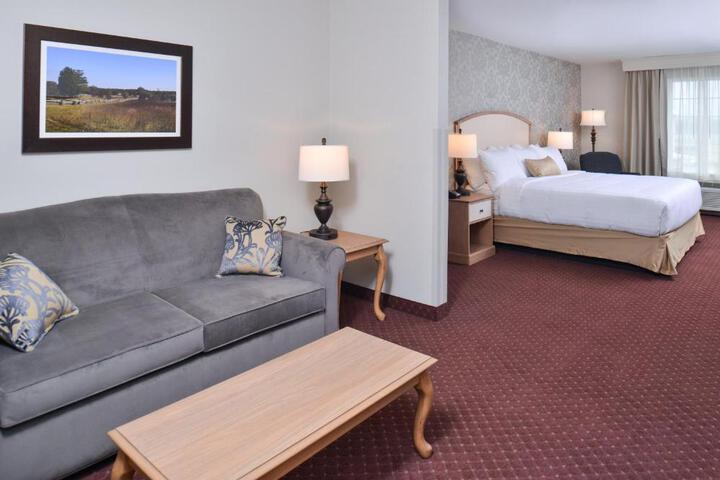Standard King Bed Accessible (9 of 9)