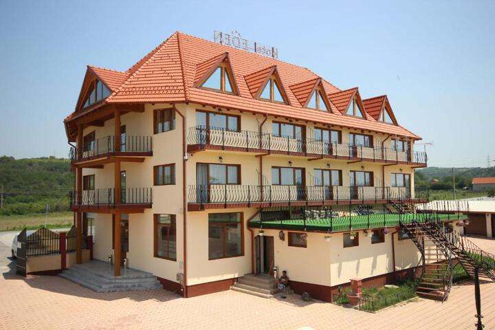 Exterior of Hotel Eden