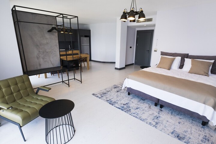 Room 4 of 50