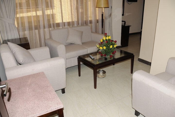 Room 13 of 23