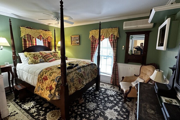 Room 47 of 203
