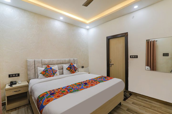 Room 13 of 26