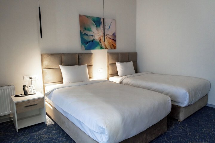 Room 5 of 19