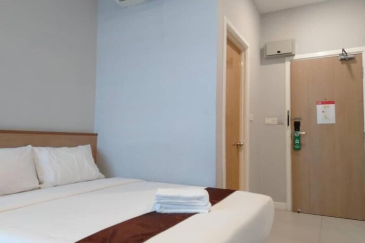 Room 42 of 63