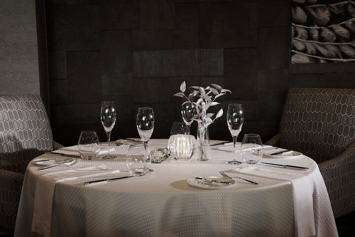 Dining 77 of 109