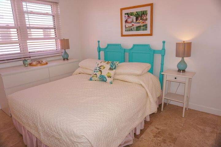 Room 40 of 325