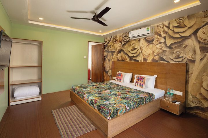 Room 5 of 14