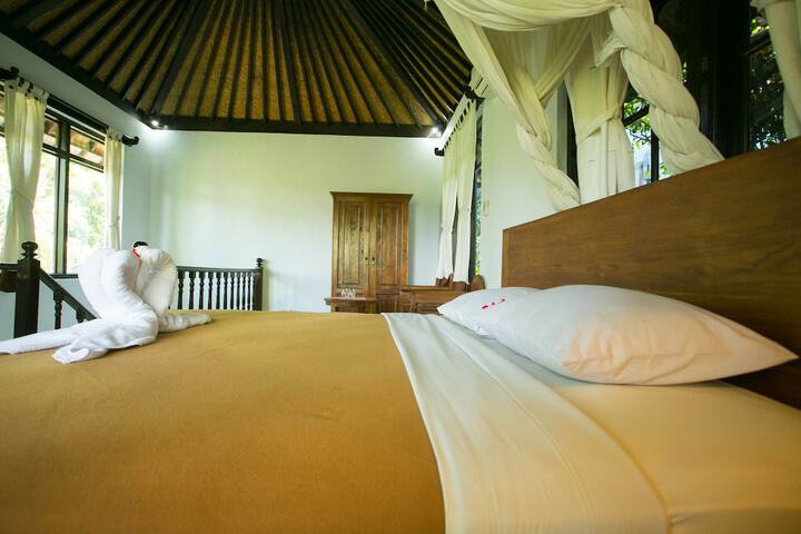 Room 3 of 27