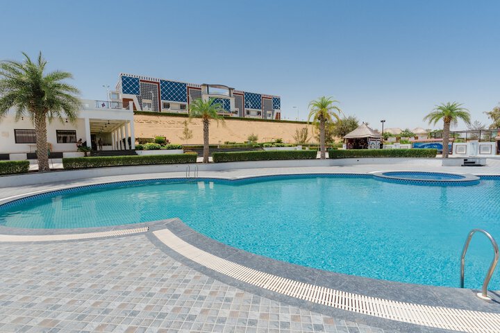 Pool 15 of 21