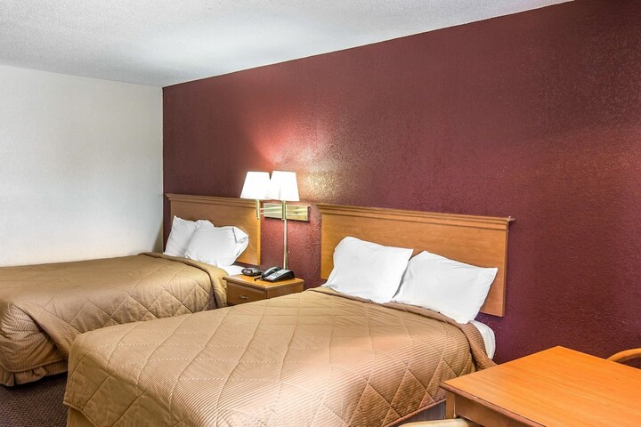 2 Double Beds (4 of 6)
