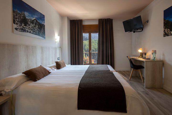 Room 9 of 48