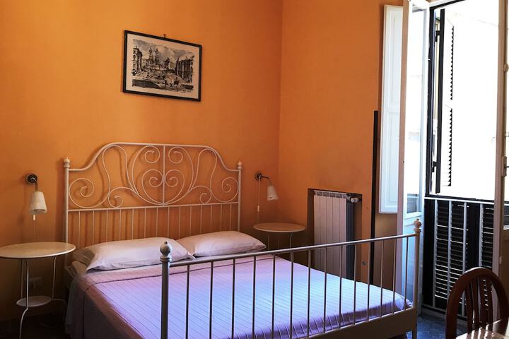 Room 16 of 28
