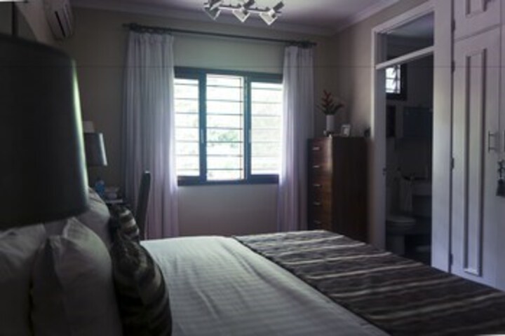 Room 24 of 33