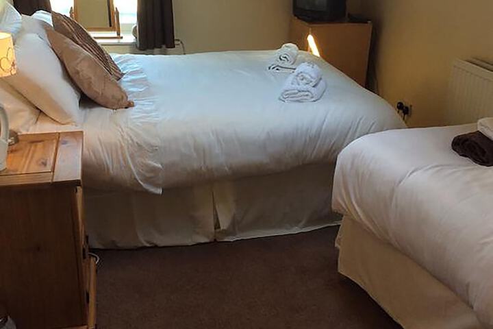 Room 4 of 5