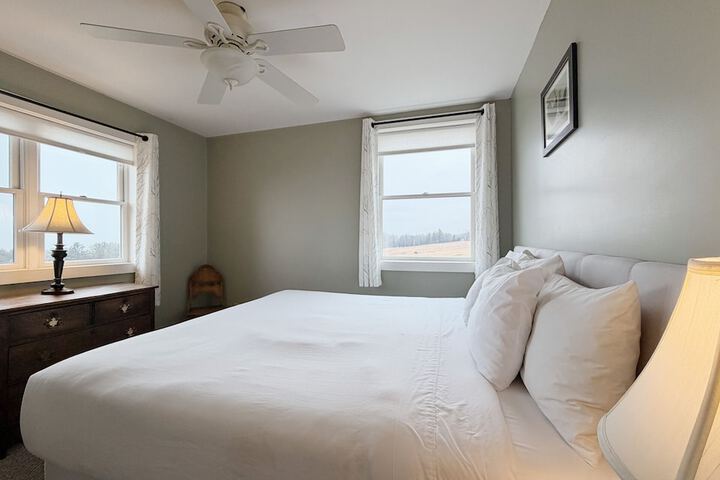 Room 105 of 331