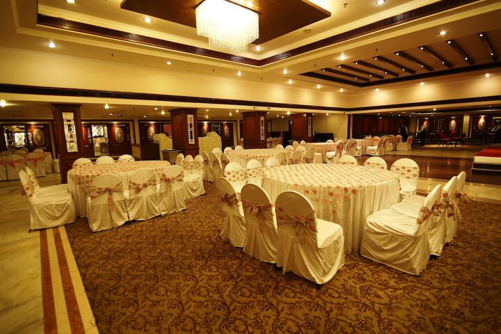 Ballroom/Hall 42 of 63