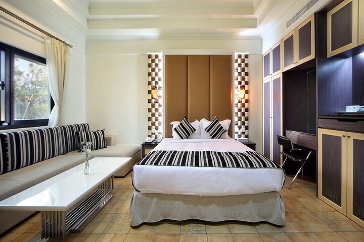 Room 8 of 26