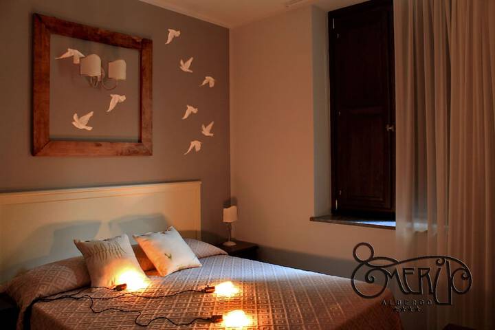 Room 4 of 25