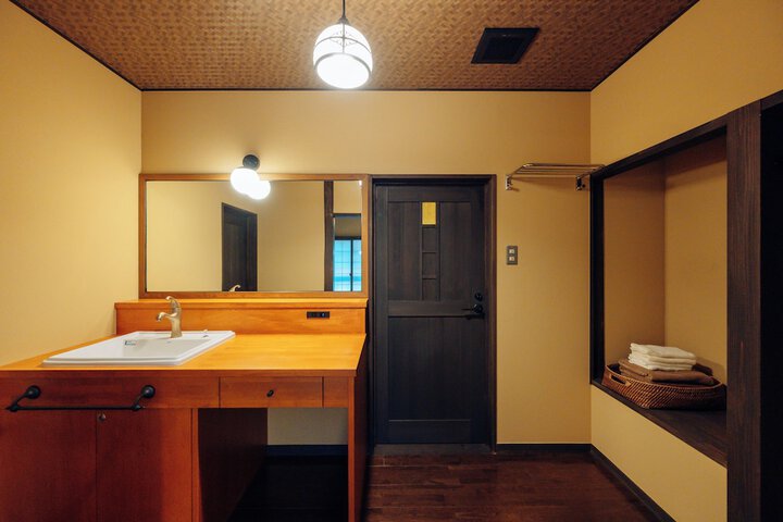 Room 22 of 48