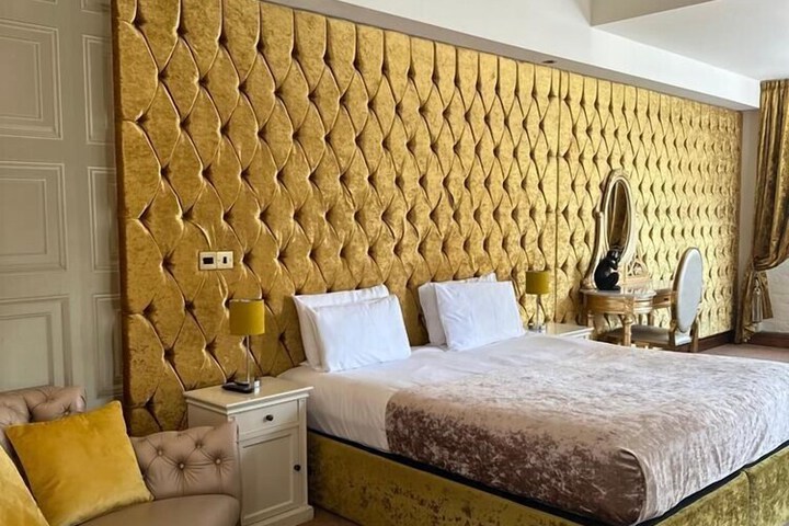 Room 60 of 96