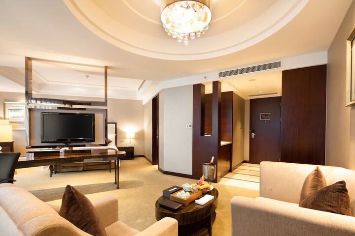 Room 27 of 74