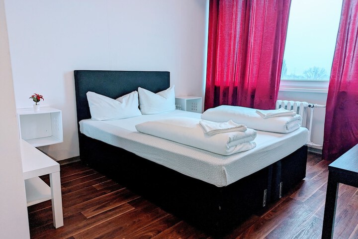 Room 53 of 150