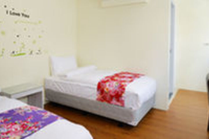 Room 13 of 30