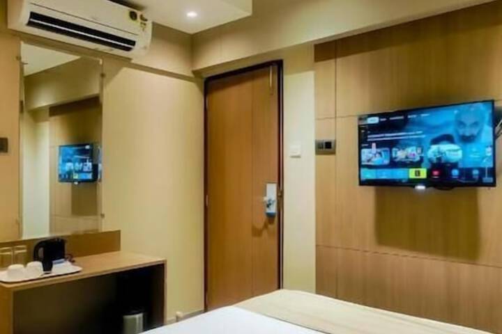 Room 5 of 20