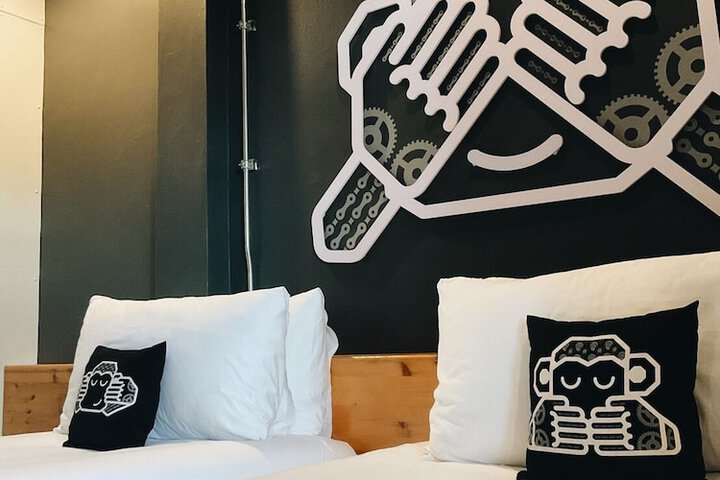 Room 6 of 49