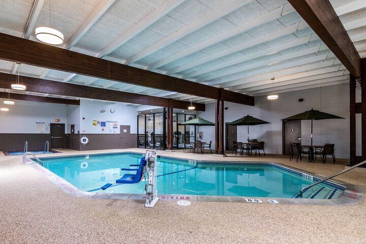 Hotel Pool