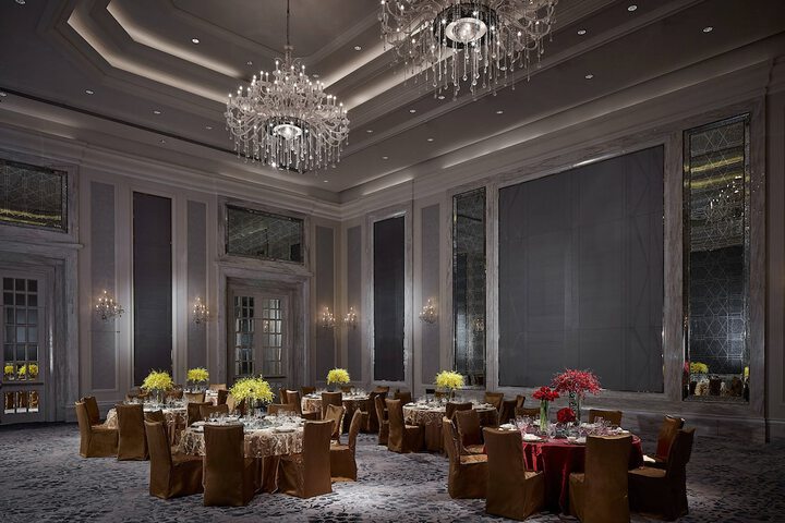Dining 60 of 86