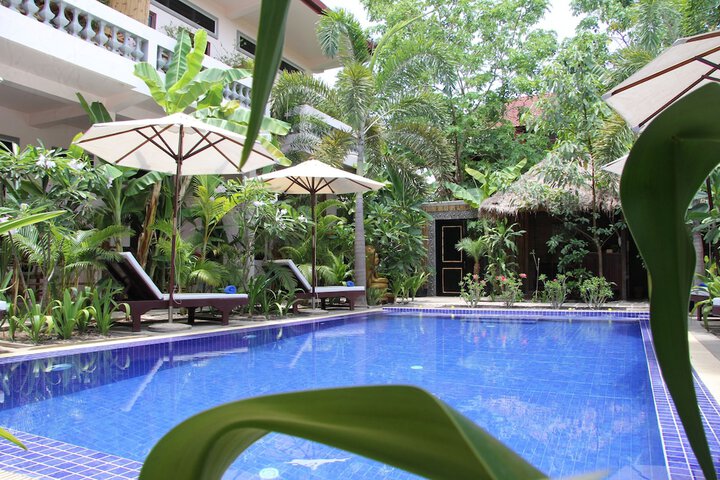 Pool 23 of 38