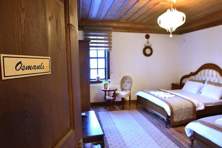 Room 6 of 53