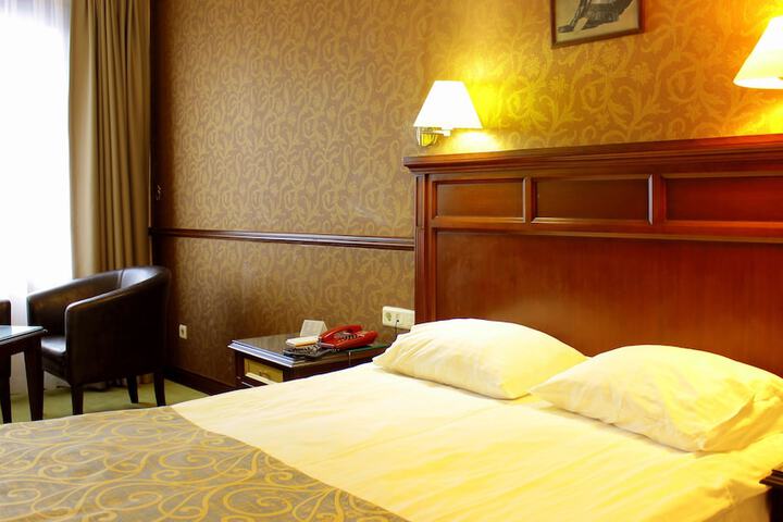 Room 21 of 114