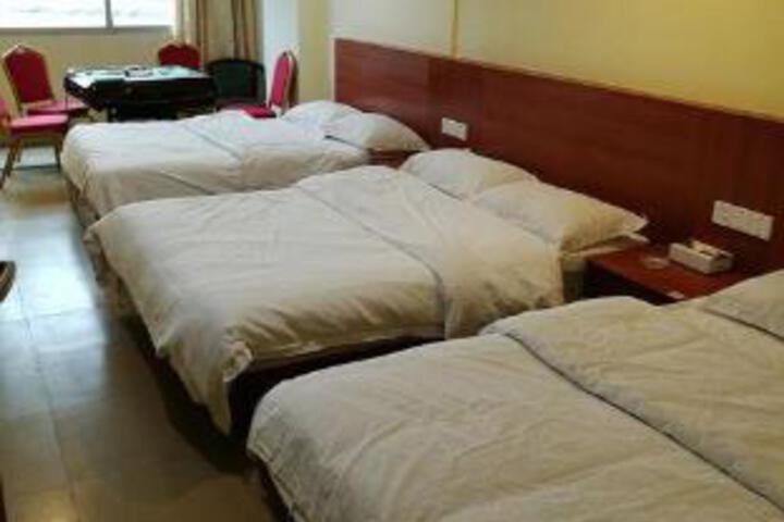 Room 4 of 5