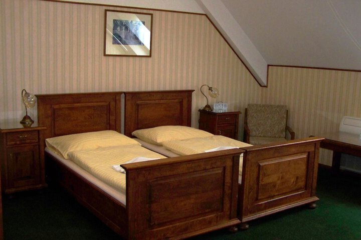 Room 3 of 37