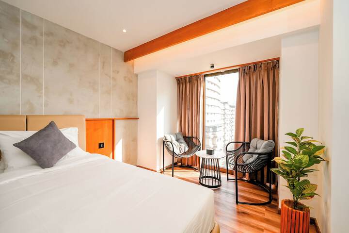 Room 3 of 32