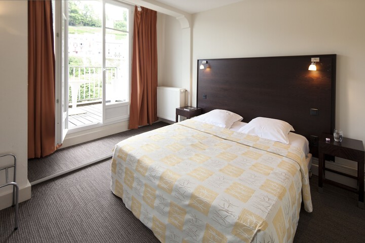 Room 8 of 34