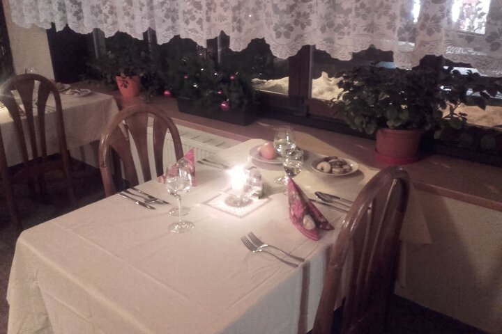 Dining 45 of 59