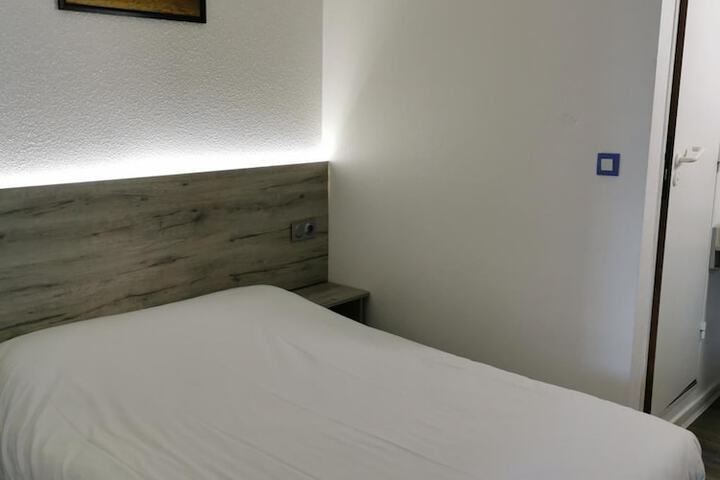 Room 17 of 58