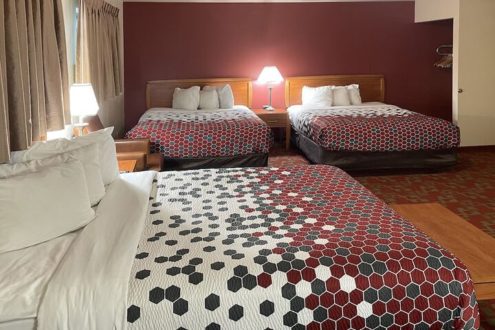 Room 13 of 18