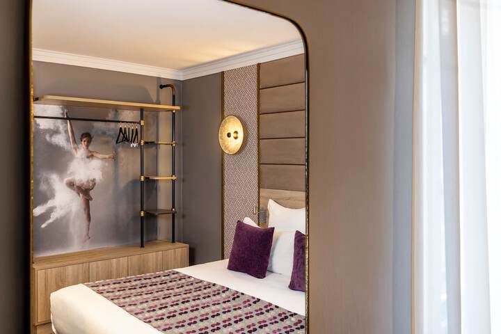 Room 25 of 60