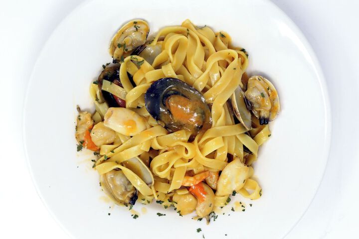 Dining 63 of 79