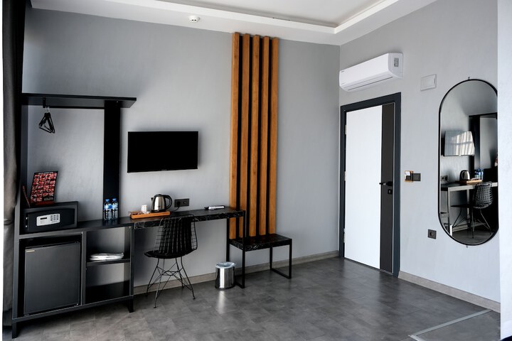 Room 25 of 60