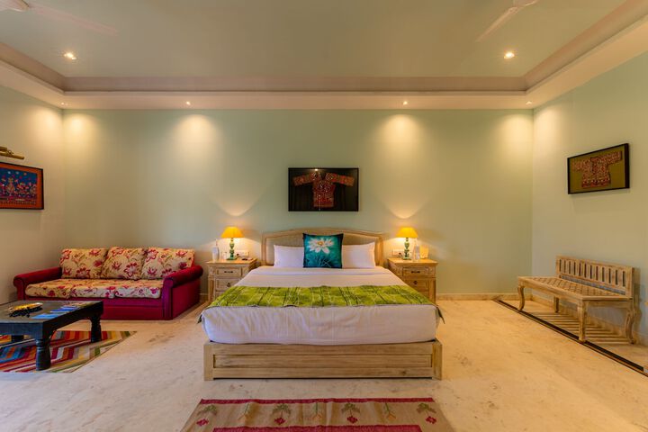 Room 3 of 27
