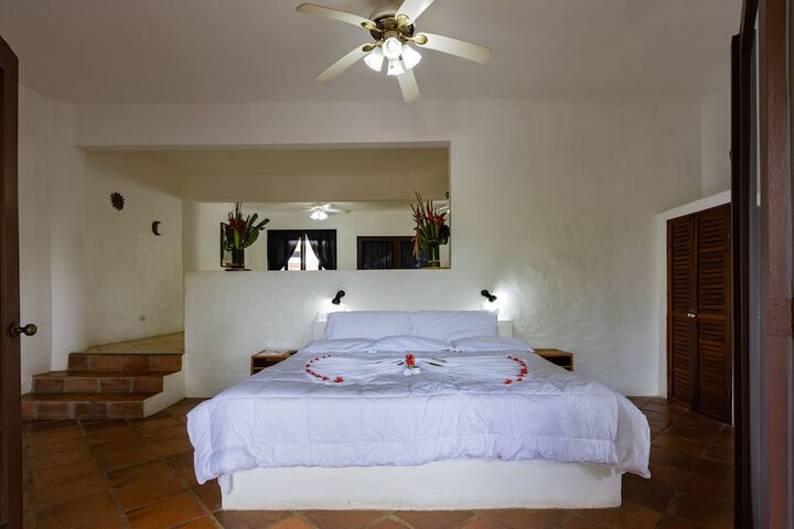 Room 9 of 50