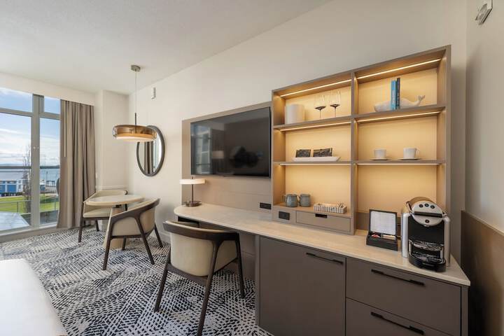 Room 8 of 76
