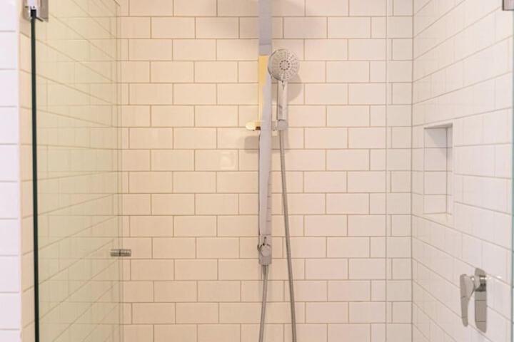 Room 123 of 158