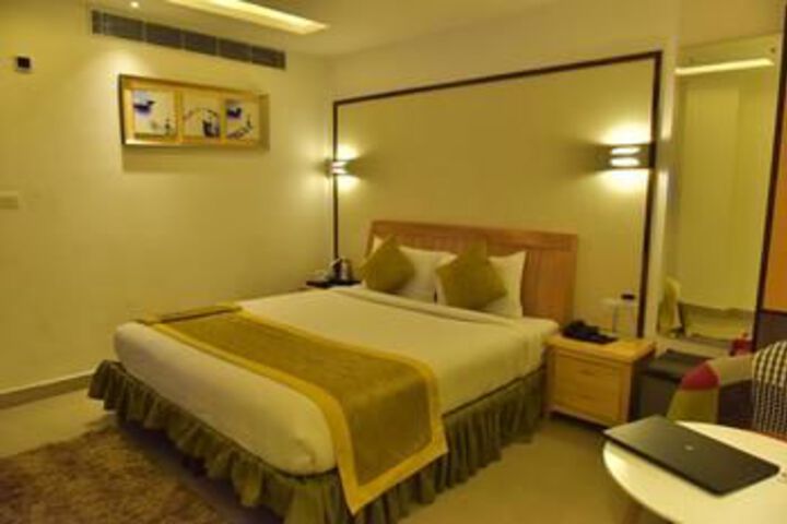 Room 9 of 31
