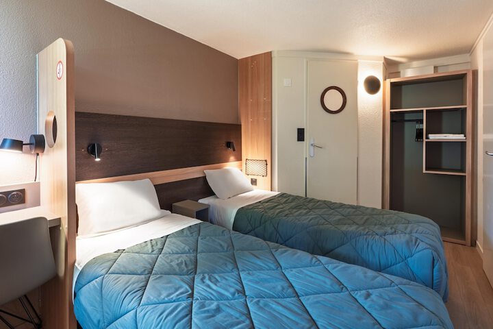 Room 12 of 31